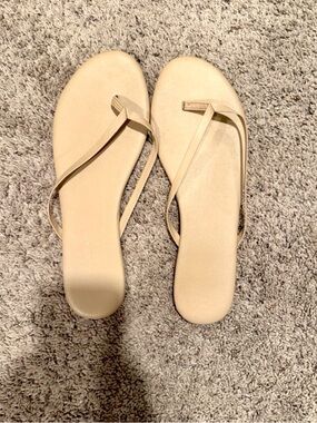 Minimalist Tan Women’s Flip Sandals